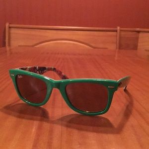 Ray-Bans original wayfarer rare prints sunglasses